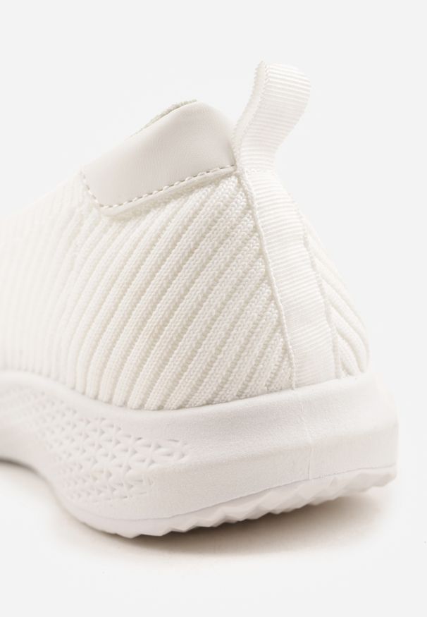 Renee - Białe Tenisówki Wsuwane z Elastyczną Cholewką Calvinus. Okazja: na co dzień, do pracy, na spacer. Zapięcie: bez zapięcia. Kolor: biały. Materiał: jeans. Szerokość cholewki: normalna. Styl: sportowy, casual, elegancki