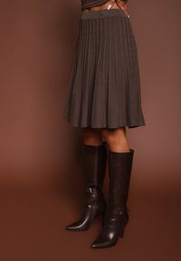Renee - Brązowa Spódnica z Kaszmirem o Rozkloszowanym Kroju High Waist Acrea. Okazja: na co dzień. Stan: podwyższony. Kolor: brązowy. Materiał: kaszmir. Styl: elegancki, casual #4