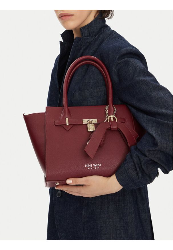 Nine West Torebka CEO-Chelsea-Charm-II-LX10185 Bordowy. Kolor: czerwony