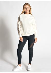 Bluza damska beżowa Guess Britney Regular Fit. Kolor: beżowy. Materiał: denim, materiał, jeans. Sezon: lato. Styl: młodzieżowy #4