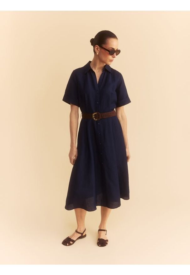 Reserved - Sukienka midi z lnem - granatowy. Kolor: niebieski. Materiał: len. Długość: midi