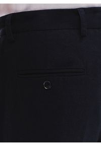 Pako Lorente - PAKO LORENTE - Granatowe spodnie męskie z lnem. Kolor: niebieski. Materiał: len. Wzór: gładki. Sezon: wiosna #7