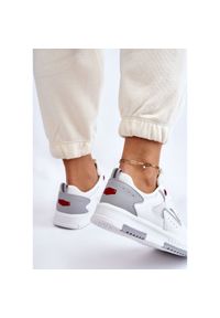 Damskie Niskie Sneakersy Cross Jeans LL2R4011C Białe. Zapięcie: sznurówki. Kolor: biały. Materiał: materiał, skóra ekologiczna. Obcas: na platformie #3