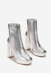 Born2be - Srebrne Botki na Obcasie i Platformie z Kwadratowym Noskiem Epmiona. Zapięcie: zamek. Kolor: srebrny. Obcas: na obcasie. Wysokość obcasa: wysoki #5