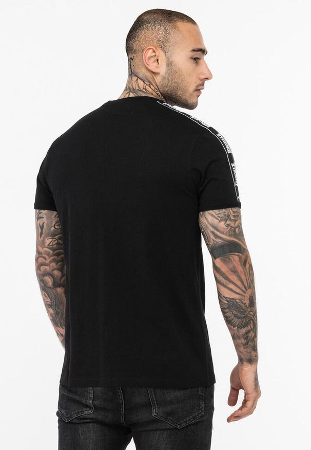 Koszulka Lonsdale Stour. Kolor: wielokolorowy, biały, czarny. Wzór: aplikacja