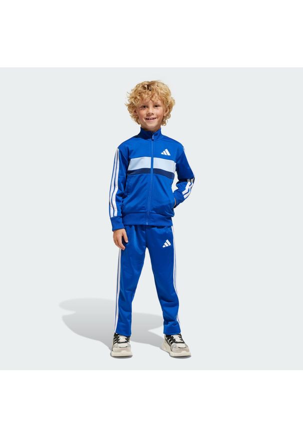 Adidas - Dres Seasonal Essentials Tiberio 3-Stripes Tricot Kids. Okazja: na uczelnię. Kolor: niebieski, wielokolorowy, biały. Materiał: dresówka. Styl: sportowy