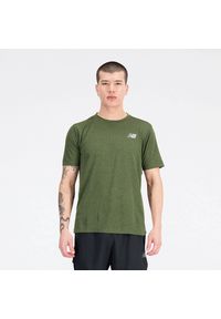 Koszulka męska New Balance MT21262KMU– zielona. Kolor: zielony. Materiał: poliester. Sport: fitness, bieganie