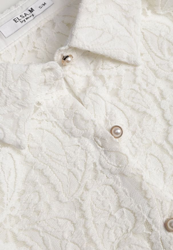 Born2be - Biała Koronkowa Koszula Zapinana Analeta. Kolor: biały. Materiał: koronka. Styl: elegancki