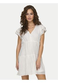 only - ONLY Sukienka letnia Helena 15303058 Biały Regular Fit. Kolor: biały. Materiał: bawełna. Sezon: lato
