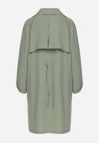 Born2be - Jasnozielony Dwurzędowy Płaszcz z Bawełną i Regulowanymi Rękawami Ściągany z Tyłu Paskiem Mevalina. Okazja: do pracy. Kolor: zielony. Materiał: bawełna. Styl: klasyczny, elegancki #4