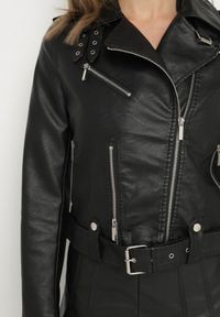 Born2be - Czarna Kurtka Ramoneska z Asymetrycznym Suwakiem i Regulowanym Paskiem Bralissa. Okazja: na co dzień. Kolor: czarny. Materiał: jeans. Styl: casual, elegancki, rockowy #4