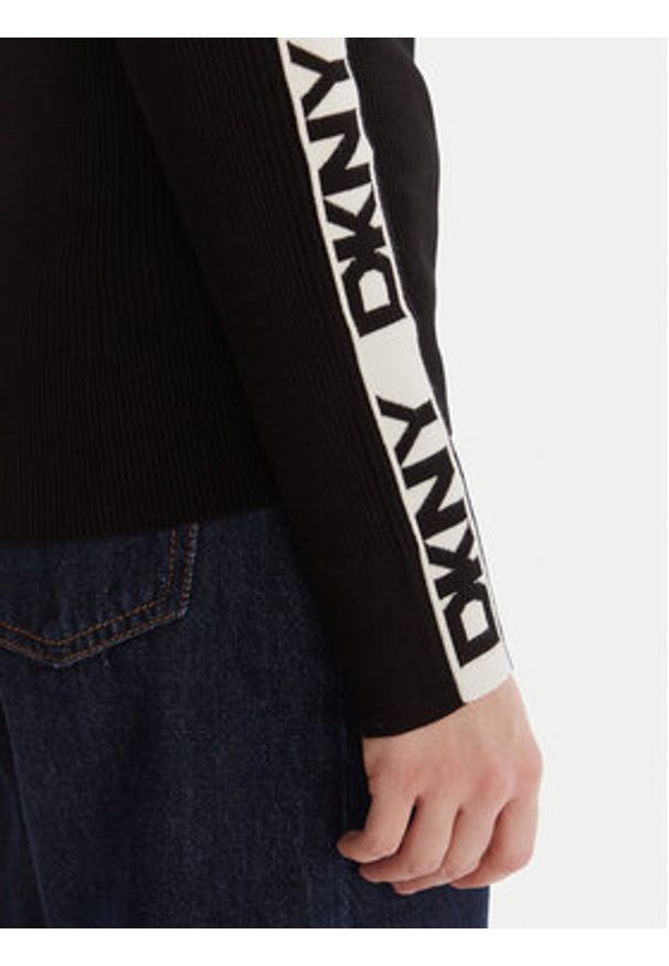 DKNY Sweter P5MSAY01 Czarny Slim Fit. Kolor: czarny. Materiał: wiskoza