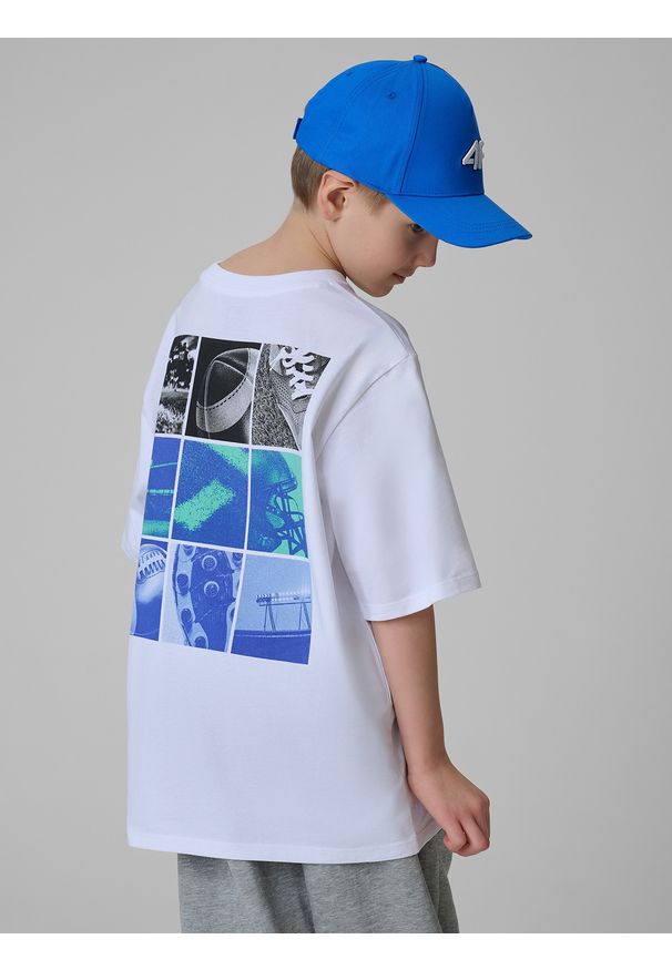 4f - 4F T-shirt loose z nadrukiem chłopięcy - biały 158/164 (12-14 lat). Okazja: na co dzień. Kolor: biały. Materiał: materiał, bawełna, dzianina. Wzór: nadruk. Sezon: lato. Styl: klasyczny, casual