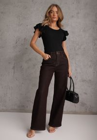 Renee - Czarna Gładka Bluzka z Bawełny z Rękawkami z Falbanek Nedaxera. Okazja: na co dzień, na randkę, na imprezę. Typ kołnierza: kołnierz z falbankami. Kolor: czarny. Materiał: bawełna. Długość rękawa: krótki rękaw. Wzór: gładki. Styl: casual #2