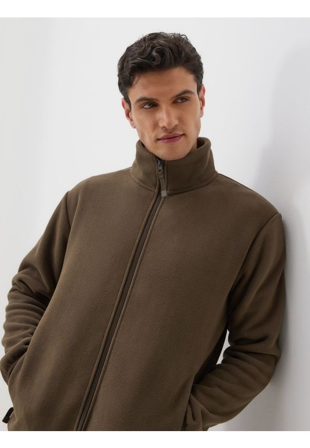 Reserved - Polarowa bluza ze stójką - ciemnobrązowy. Typ kołnierza: kołnierzyk stójkowy. Kolor: brązowy. Materiał: polar