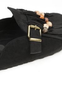 Born2be - Czarne Klapki na Grubej Podeszwie z Frędzlami Klamrami i Koralikami Glysnell. Okazja: na co dzień, do pracy, na spacer. Kolor: czarny. Materiał: jeans. Sezon: lato. Styl: casual, elegancki #4