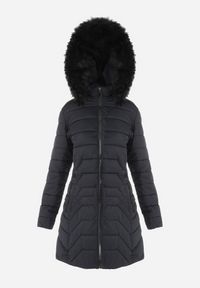 Born2be - Czarna Kurtka Do Kolan z Kapturem i Pikowaniem Sagi. Typ kołnierza: kaptur. Kolor: czarny. Materiał: futro. Długość: do kolan. Wzór: aplikacja #7