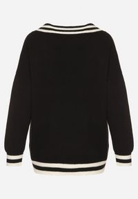 Born2be - Czarny Sweter z Domieszką Kaszmiru w Stylu Preppy Liendria. Okazja: na spotkanie biznesowe, do pracy, na co dzień. Kolor: czarny. Materiał: kaszmir. Wzór: aplikacja. Styl: biznesowy, klasyczny, casual