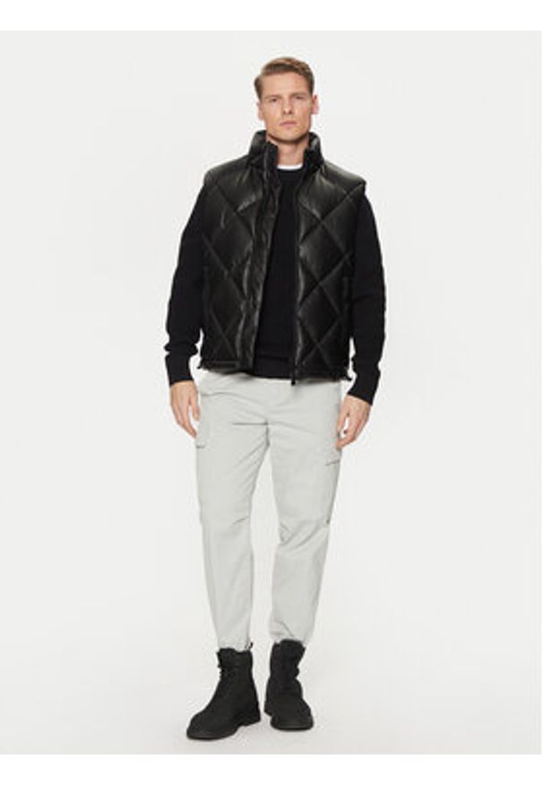 Hugo - HUGO Bezrękawnik Borintino2441 50527323 Czarny Slim Fit. Kolor: czarny. Materiał: skóra. Długość rękawa: bez rękawów