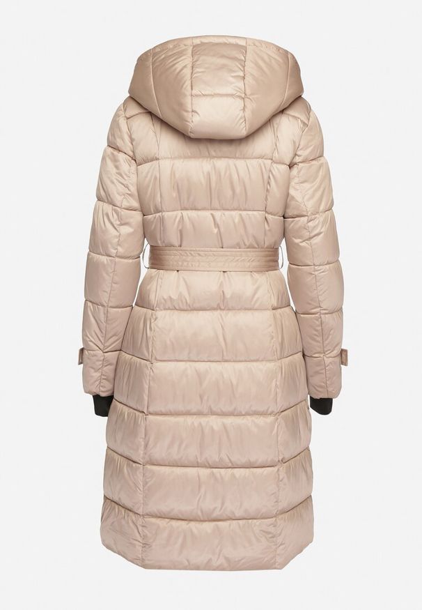 Born2be - Beżowa Kurtka Pikowana o Długim Fasonie z Paskiem w Talii Delathiel. Okazja: na co dzień. Kolor: beżowy. Materiał: jeans. Długość: długie. Styl: klasyczny, casual, elegancki