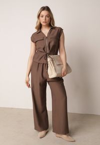 Born2be - Brązowy Wiskozowy Komplet w Stylu Safari Spodnie i Bluzka na Suwak z Wiązaniem Iphisei. Kolor: zielony. Materiał: wiskoza #2