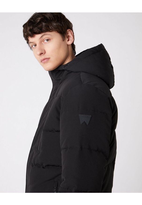Wrangler - KURTKA MĘSKA PUCHOWA WRANGLER THE BODYGUARD BLACK W4C8WW100 112129105. Materiał: puch