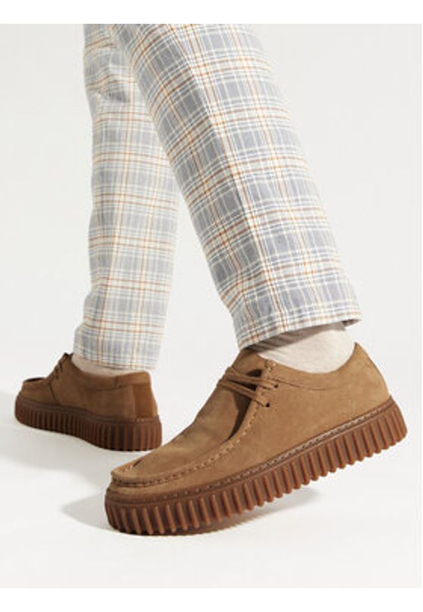 Clarks Mokasyny Torhill Lo 26173471 Brązowy. Kolor: brązowy. Materiał: skóra