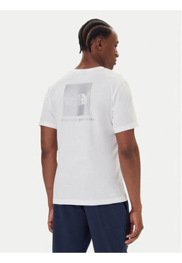 The North Face T-Shirt NSE Box NF0A8C4V Biały Regular Fit. Kolor: biały. Materiał: bawełna