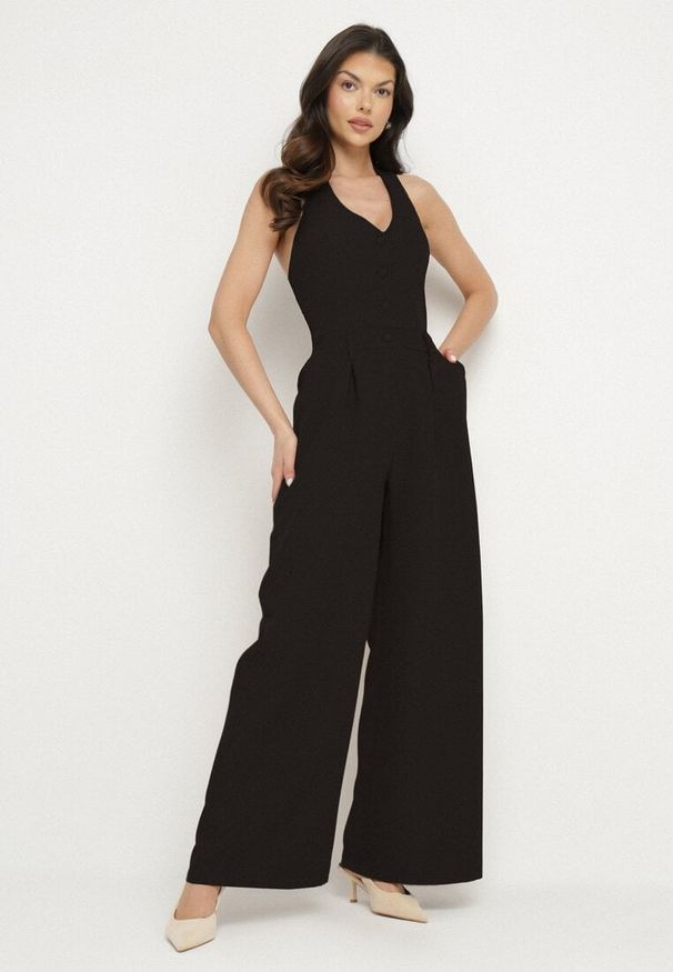 Born2be - Czarny Kombinezon Taliowany Ozdobiony Guzikami Niladwenna. Kolor: czarny. Wzór: aplikacja. Styl: elegancki