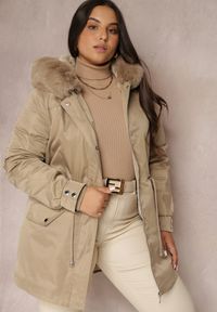 Renee - Beżowa Kurtka Parka Nylonowa Mivo. Okazja: na co dzień. Kolekcja: plus size. Kolor: beżowy. Materiał: nylon. Sezon: zima. Styl: klasyczny, casual, elegancki, wizytowy