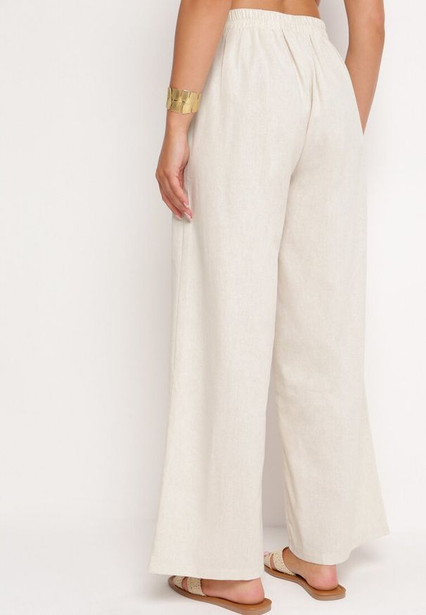 Born2be - Jasnobeżowe Spodnie Szerokie z Wysokim Stanem z Bawełny i Lnu Jelolia. Okazja: na co dzień, na spotkanie biznesowe, do pracy. Stan: podwyższony. Kolor: beżowy. Materiał: bawełna, len. Styl: biznesowy, casual, klasyczny