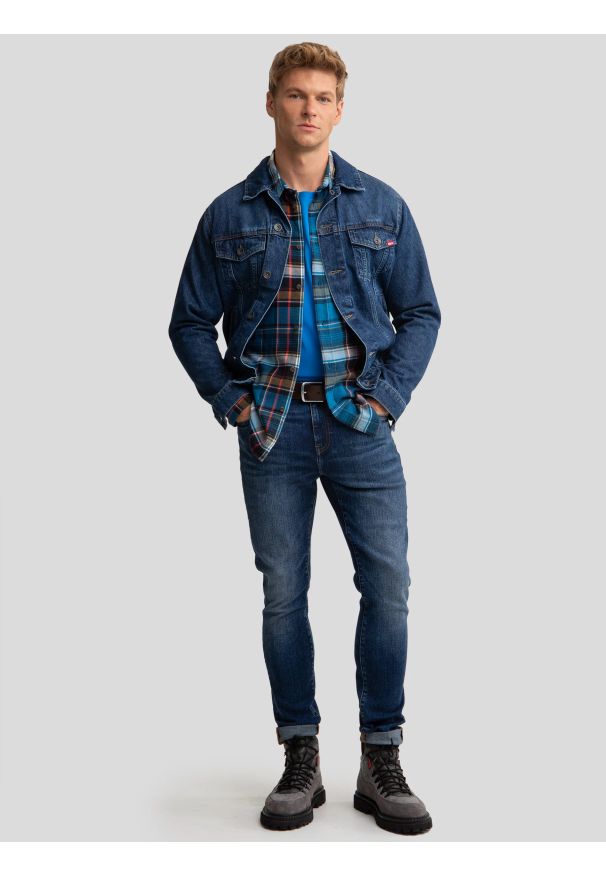 Big-Star - Koszula męska flanelowa w kratę niebieska Fileso 401. Kolor: niebieski. Materiał: jeans, skóra, bawełna. Długość rękawa: długi rękaw. Długość: długie. Sezon: jesień. Styl: elegancki, klasyczny
