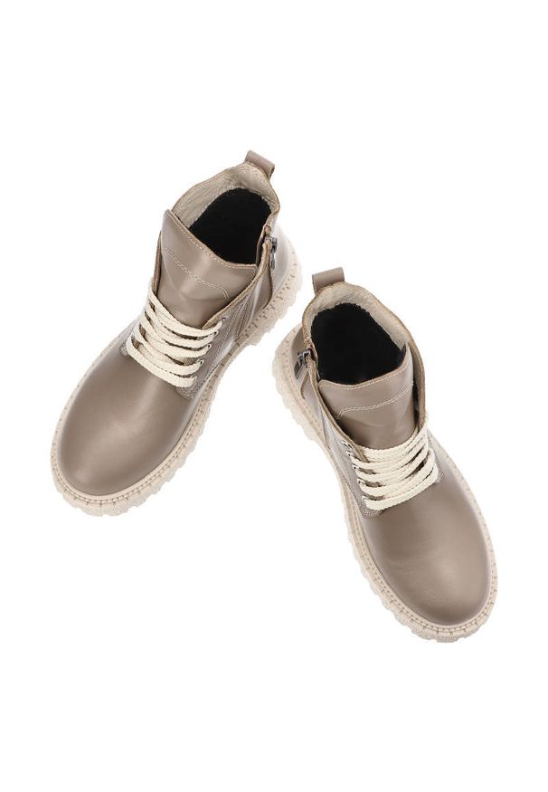 Beżowe Botki Ravini Damskie Codzienne Obuwie. Okazja: na co dzień. Zapięcie: sznurówki. Kolor: beżowy. Materiał: futro, skóra. Sezon: zima. Styl: casual