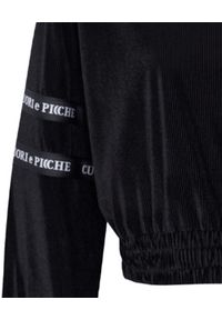 CUORI e PICCHE - Aksamitna czarna bluza Mito High II. Kolor: czarny. Materiał: żakard, dresówka. Długość rękawa: długi rękaw. Długość: długie. Wzór: aplikacja #4
