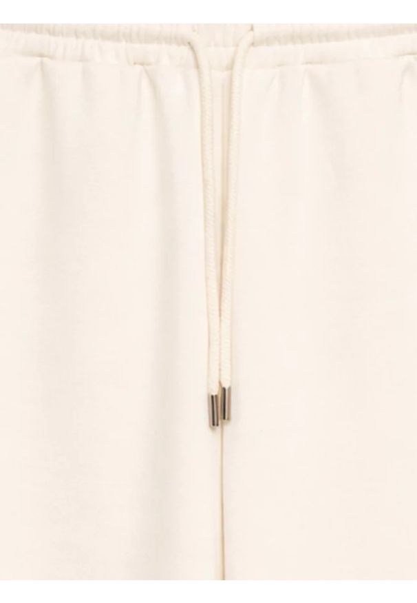 Big-Star - Szorty damskie dresowe z wiskozy kremowe Lunaras 102. Kolor: kremowy. Materiał: wiskoza, dresówka. Styl: elegancki, klasyczny