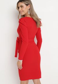 Born2be - Czerwona Kopertowa Sukienka Midi z Bufiastymi Rękawami z Paskiem i Rozcięciem Azzurae. Okazja: na co dzień. Kolor: czerwony. Materiał: materiał. Wzór: gładki. Typ sukienki: kopertowe. Styl: klasyczny, casual, elegancki. Długość: midi #4
