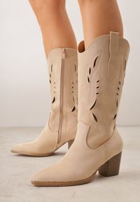 Renee - Beżowe Ażurowe Botki Kowbojki VICES na Słupku Falenatea. Okazja: na co dzień. Kolor: beżowy. Materiał: jeans. Wzór: ażurowy. Sezon: wiosna. Obcas: na słupku. Styl: casual, elegancki, klasyczny #1