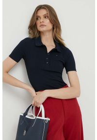 TOMMY HILFIGER - Tommy Hilfiger polo damski kolor granatowy. Typ kołnierza: polo. Kolor: niebieski. Materiał: materiał, dzianina, prążkowany. Długość: krótkie #4