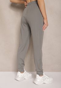 Renee - Szare Spodnie Dresowe z Wiskozą High Waist Ozdobione Sznurkiem Ellivenna. Okazja: na co dzień. Stan: podwyższony. Kolor: szary. Materiał: dresówka, wiskoza. Wzór: aplikacja. Styl: sportowy, casual #5