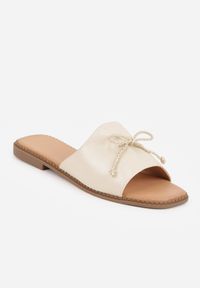 Born2be - Beżowe Płaskie Klapki z Szerokim Paskiem i Rustykalnym Wiązaniem z Kokardą Talita. Okazja: na co dzień. Kolor: beżowy. Materiał: jeans, len. Wzór: haft. Sezon: lato. Obcas: na płaskiej podeszwie. Styl: casual #7