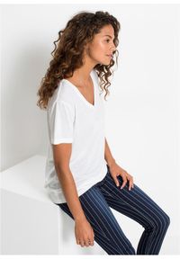 bonprix - T-shirt z dekoltem w serek. Typ kołnierza: dekolt w serek. Kolor: biały. Długość rękawa: krótki rękaw. Długość: krótkie, długie #1