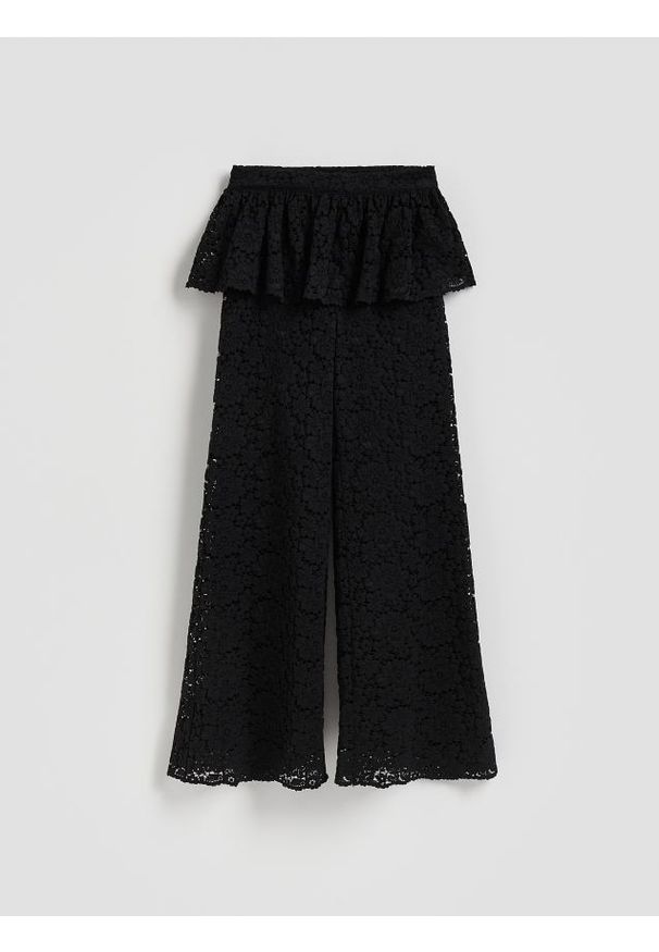 Reserved - Koronkowe spodnie z baskinką - czarny. Kolor: czarny. Materiał: koronka