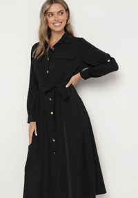 Born2be - Czarna Koszulowa Sukienka z Podpinanymi Rękawami i Dodatkowym Wiązanym Paskiem Ivandria. Okazja: na co dzień. Kolor: czarny. Typ sukienki: koszulowe. Styl: klasyczny, casual #6