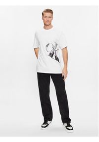 Calvin Klein Jeans T-Shirt J30J324022 Biały Regular Fit. Kolor: biały. Materiał: bawełna #2
