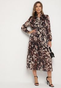 Born2be - Czarna Rozkloszowana Sukienka z Wiązanym Paskiem i Metaliczną Nicią Nalirina. Okazja: na co dzień. Typ kołnierza: dekolt w kształcie V. Kolor: czarny. Materiał: wiskoza, elastan. Wzór: aplikacja. Typ sukienki: rozkloszowane, proste. Styl: klasyczny, casual, elegancki #3