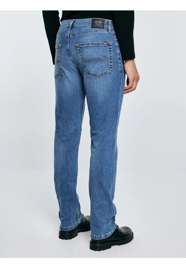 Big-Star - Jeansy męskie z prostą nogawką niebieskie Trent 114. Okazja: na co dzień. Kolor: niebieski. Wzór: haft. Sezon: jesień, wiosna, lato. Styl: klasyczny, casual