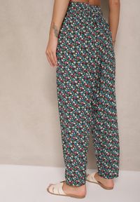 Renee - Zielono-Czarne Spodnie z Wiskozy High Waist w Kwiatowy Wzór Liosena. Okazja: na co dzień. Stan: podwyższony. Kolor: zielony. Materiał: wiskoza. Wzór: kwiaty. Styl: casual #4