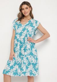 Born2be - Niebieska Bawełniana Sukienka o Rozkloszowanym Kroju w Kwiaty Libella. Okazja: na co dzień, do pracy. Kolor: niebieski. Materiał: bawełna. Wzór: kwiaty. Typ sukienki: proste, rozkloszowane. Styl: elegancki, casual