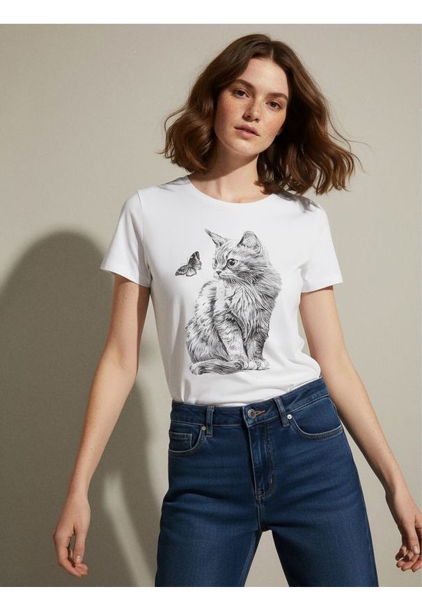 Sinsay - Bawełniana koszulka z nadrukiem - biały. Kolor: biały. Materiał: bawełna. Wzór: nadruk