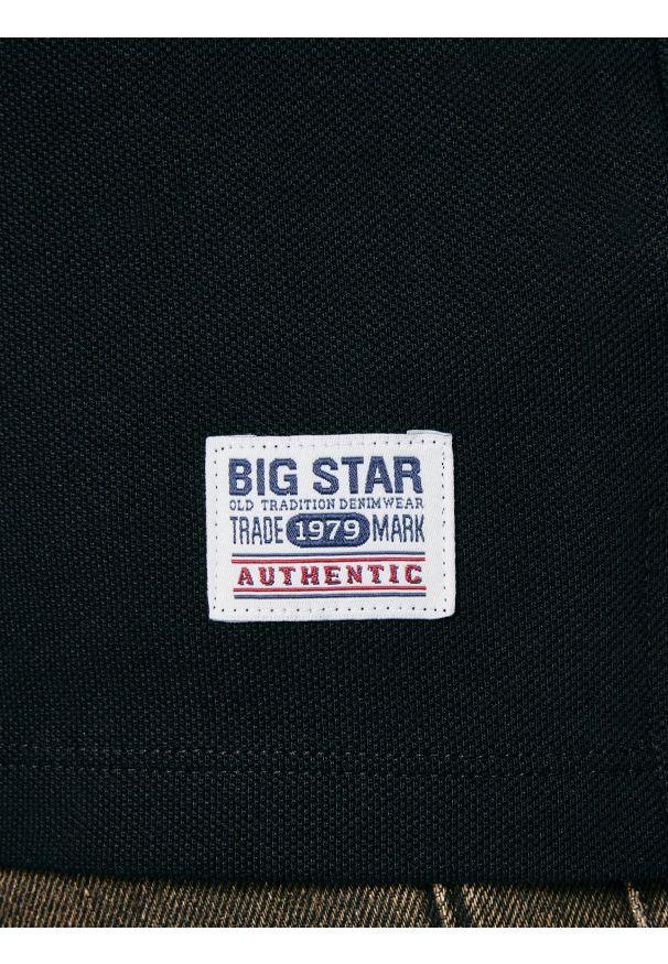 Big-Star - Koszulka męska polo czarna Livier 906. Okazja: na spotkanie biznesowe. Typ kołnierza: polo. Kolor: czarny. Materiał: skóra, dzianina, materiał. Wzór: aplikacja, haft. Styl: biznesowy, klasyczny, elegancki